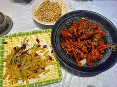 -肥肥虾庄·金牌油焖大虾(首义路店)