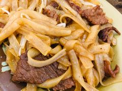 牛肉炒河粉-贞姨美食·老字号海鲜大排档
