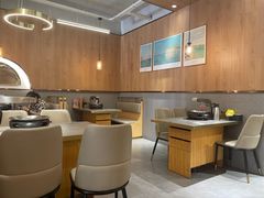 大堂-围炉肉舍•炭烤活鳗•丹东海鲜烤肉(步行街店)