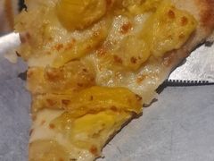 榴莲牛肉双拼披萨-1861意大利餐厅(文化广场店)