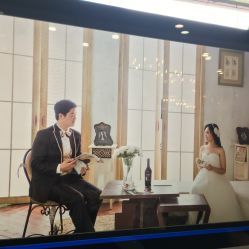 点击看大图 -挪娅婚纱摄影皇家会所