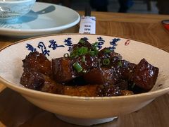 -头上红煨盐鸡·非遗院子餐厅