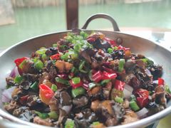-临江餐馆二楼美食部落