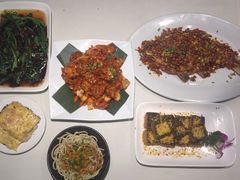 干烧武昌鱼-莲餐厅·湖北菜·藕汤是头牌(愚园路店)