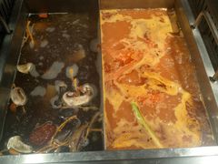 -老牌坊云南鱼豆花火锅(嵩山店)