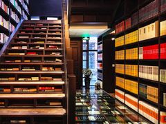 -钟书阁(松江泰晤士小镇店)