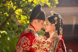 -雪中彩影婚纱摄影·微光艺术中心