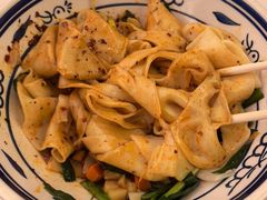 -阿瓦山寨·湘菜现炒·剁椒鱼头王(咸阳总店)