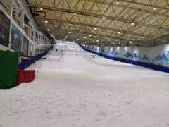 -乔波室内滑雪场