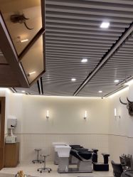 -MARTIN'S BARBER SHOP男士理发馆