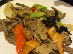 野黄菇炒牛柳-清真益鑫羊肉手抓馆(南大街店)