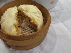 蟹黄大包-味雅大酒店