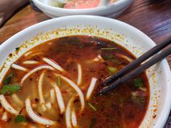 -遵义虾子张六羊肉粉(普陀路店)