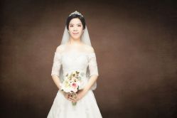点击看大图 -GRACE KELLY婚纱与礼服(北京店)