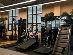 -岩顶健身(玄武店)