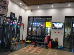 -思迈威健身(积玉桥万达店)