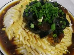 -虾弄弄海派小龙虾·牛羊蝎子火锅