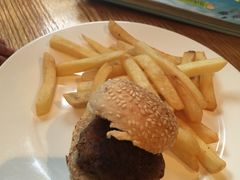 -Geneva日内瓦餐厅(西郊宝成花苑店)