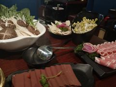 -重庆爽翻天老火锅(临平万达广场店)