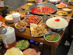 -萍姐火锅·公路夜市(武汉首店)