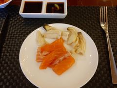 三文鱼刺身-听松楼·花园酒店·自助餐厅(红梅公园店)