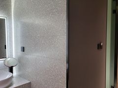-上海虹桥中心爱琴海亚朵S酒店