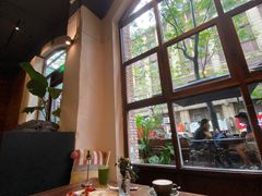 靠窗位-VESH COFFEE(定西路店)