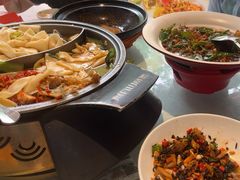 -阿瓦山寨·湘菜现炒·剁椒鱼头王(咸阳总店)