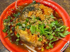 -爆炸头阿姨小四川正宗川味小吃(无任何分店)