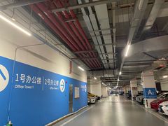 -虹桥天地-停车场