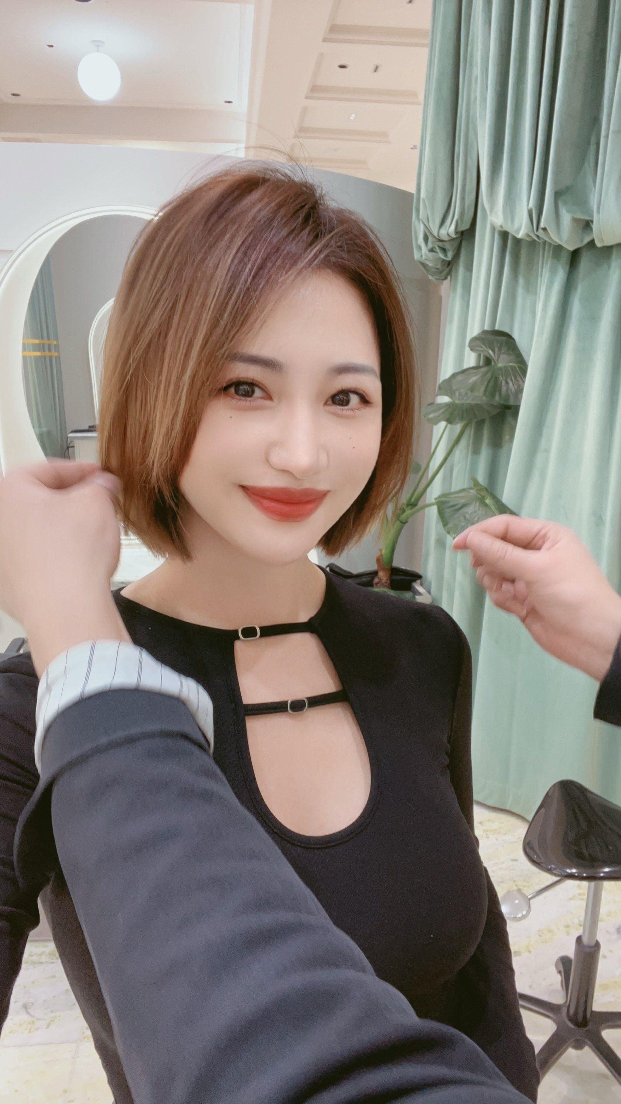 短发的第十个月