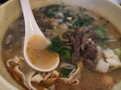 -熊大师牛羊粉(红谷凯旋店)