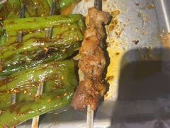 -三个大叔烤羊肉串·歌手驻唱·碳烤鲜肉(西三旗店)