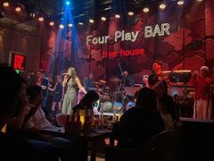 -FOUR PLAY BAR