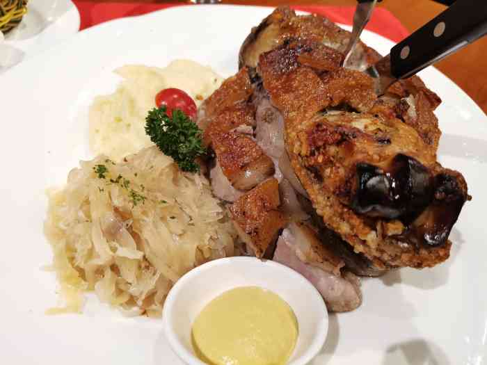 申德勒加油站西餐厅(日坛路总店)-"点的招牌德国9990大肘子非常不