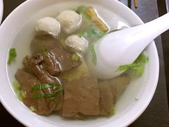 -松树干拌面店