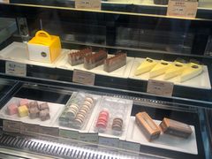 面包甜点陈列柜-麦当劳(广州南站店)