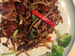 -八府香鸭·啫啫煲(华山路店)