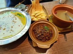 -有红鸡毛店·川菜(建设路店)