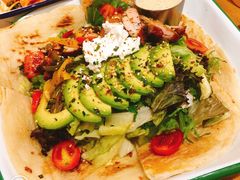 照烧鸡肉配牛油果拉法沙拉-HELLO 27 意面·沙拉·帕尼尼