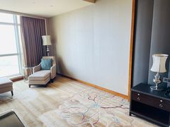 -天津京基皇冠假日酒店