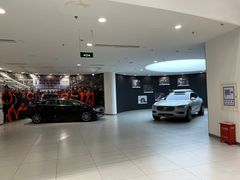 -杭州中沃沃尔沃4S店(滨江区店)