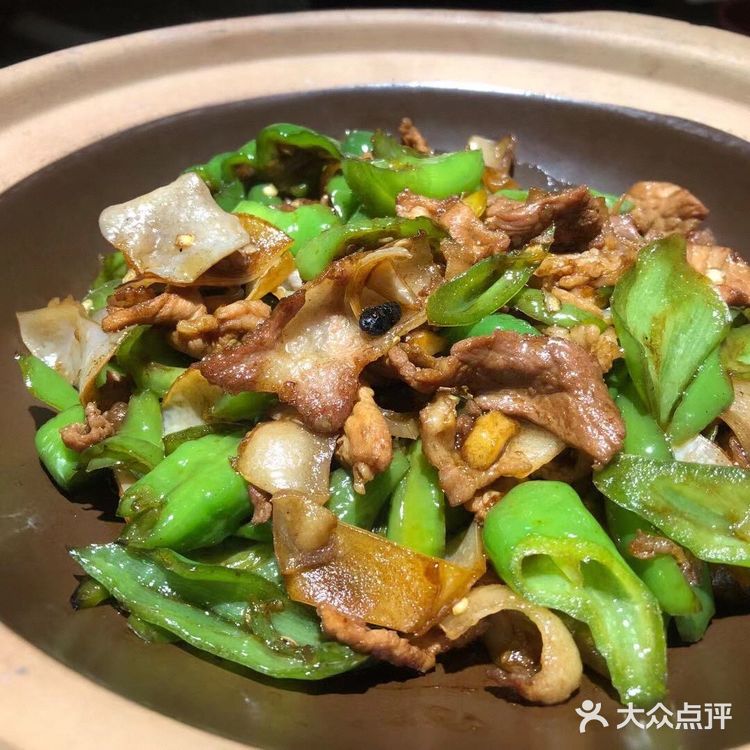 里面放了小汤圆和花生太绝了，一个糯，一个脆