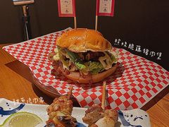 照烧脆藕猪肉汉堡-野草酒馆GRASS TAPROOM(时代天街店)