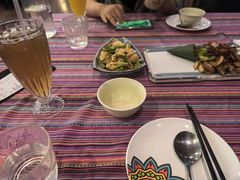 -香巴拉云南餐厅(华莱坞店)