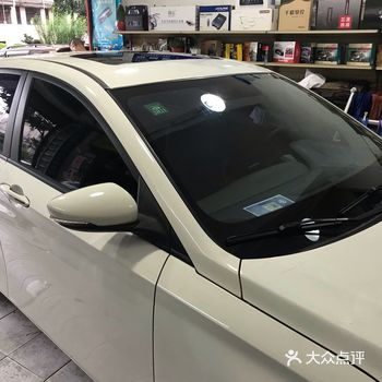 在网上买了全车贴膜+天窗膜,预约了线下的安装服务