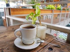 -ROAST coffee & eatery