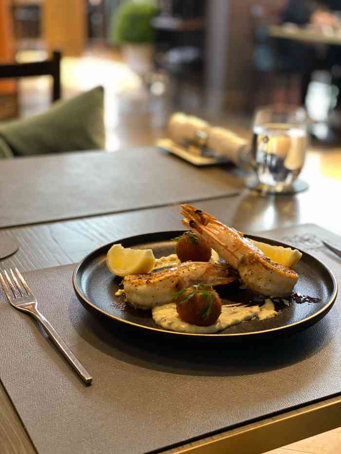 意大利奢侈品trussardi餐厅-"[薄荷]环境:非常意式简约…装修材料也.