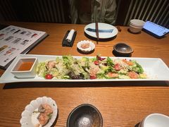 辣味鲑鱼鳄梨沙拉-贰捌零叁精致料理(钱湖店)