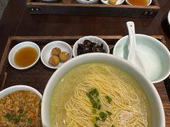 -蟹上黄·蟹黄面·江南糖水(人民广场店)